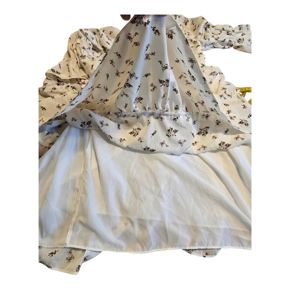 Exlura Floral White Dress Size Medium NWT - Picture 11 of 15